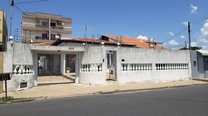 Foto 1 de Casa com 4 Quartos à venda, 127m² em Cabral, Teresina