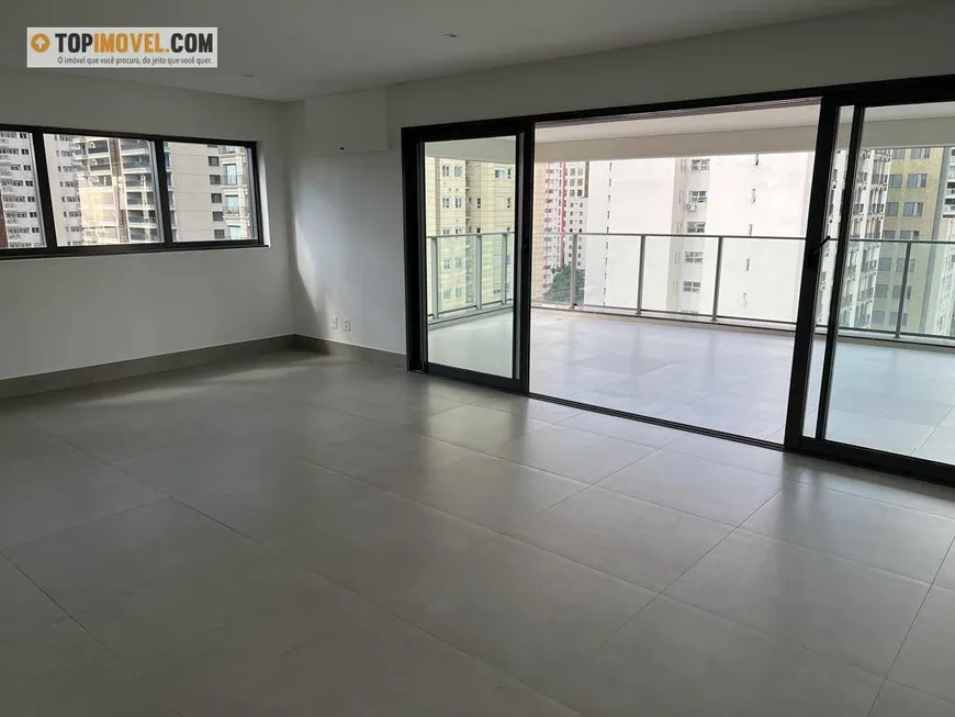 Foto 1 de Apartamento com 3 Quartos para venda ou aluguel, 246m² em Itaim Bibi, São Paulo