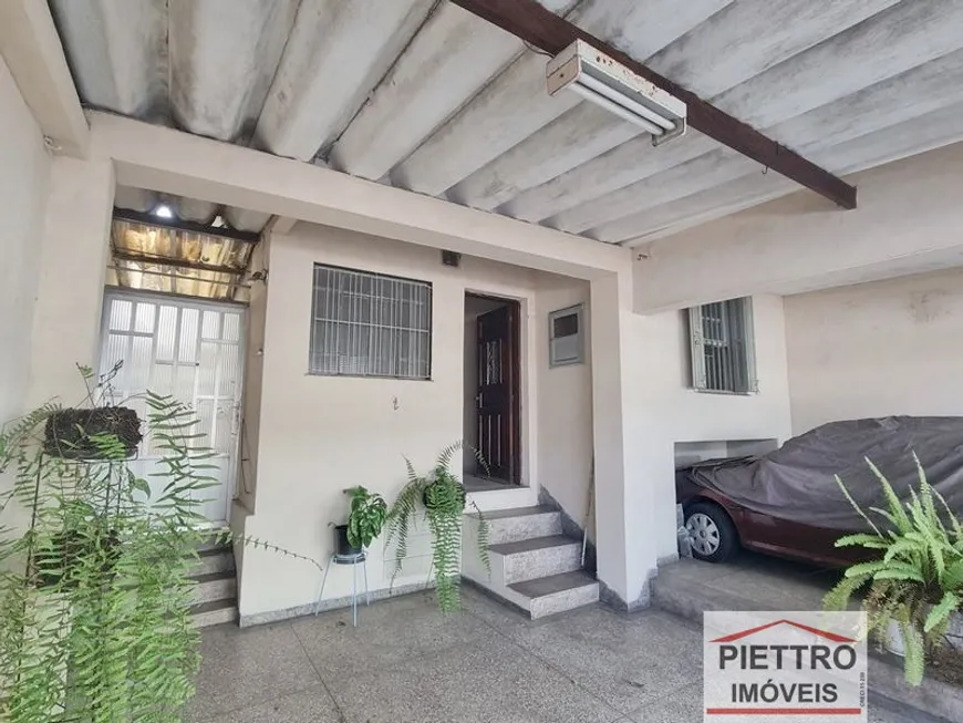 Foto 1 de Casa com 2 Quartos à venda, 139m² em Nova Gerti, São Caetano do Sul