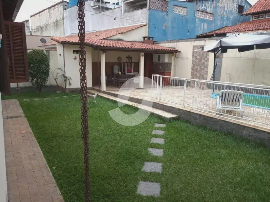 Foto 1 de Casa com 3 Quartos à venda, 383m² em Piratininga, Niterói