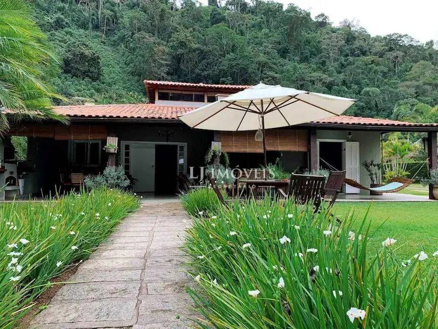 Foto 1 de Casa de Condomínio com 3 Quartos à venda, 1300m² em Itaipava, Petrópolis