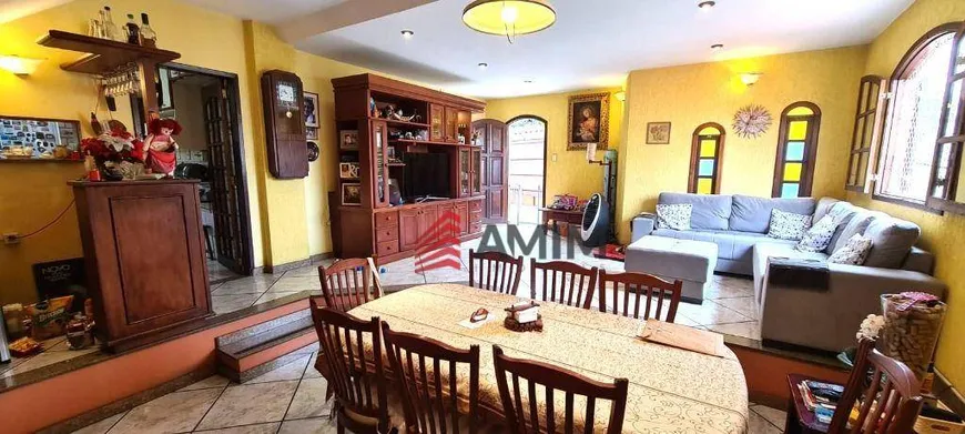 Foto 1 de Casa com 3 Quartos à venda, 330m² em Pé Pequeno, Niterói