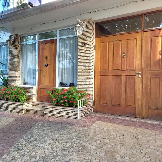 Foto 1 de Casa com 3 Quartos à venda, 250m² em Cambuí, Campinas