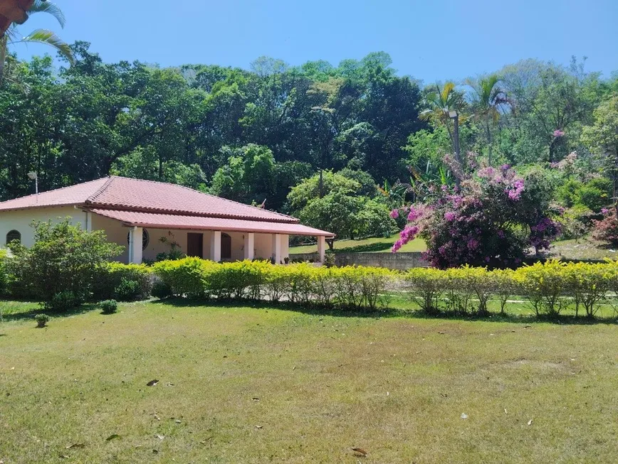 Foto 1 de Fazenda/Sítio com 6 Quartos à venda, 450m² em Centro, Mateus Leme