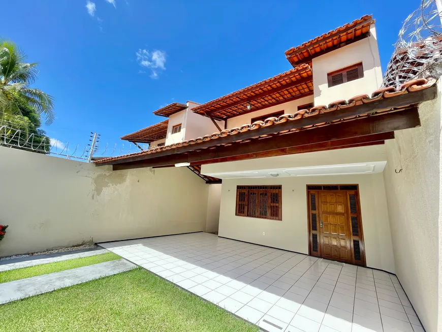 Foto 1 de Casa com 3 Quartos à venda, 157m² em Cidade dos Funcionários, Fortaleza