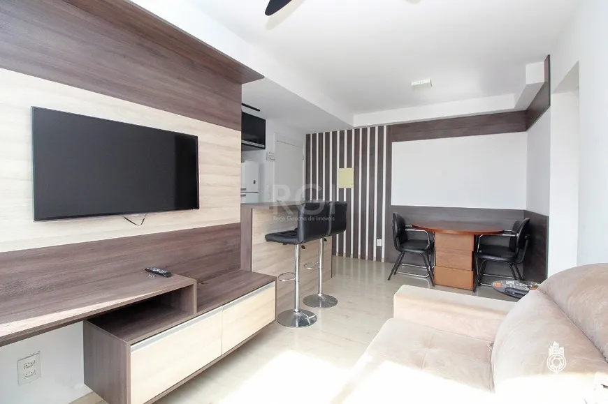 Foto 1 de Apartamento com 2 Quartos à venda, 49m² em Humaitá, Porto Alegre