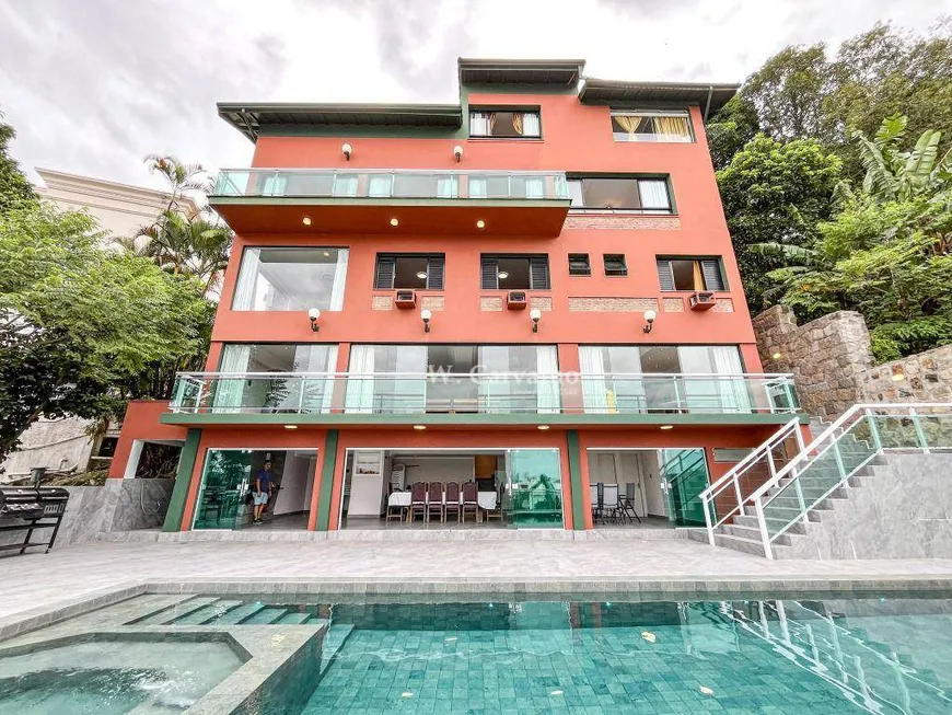 Foto 1 de Casa com 6 Quartos à venda, 674m² em Marapé, Santos
