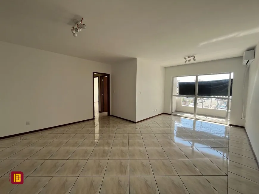 Foto 1 de Apartamento com 3 Quartos à venda, 110m² em Balneário, Florianópolis