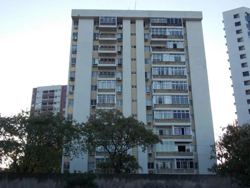 Foto 1 de Apartamento com 2 Quartos à venda, 89m² em Prado, Recife