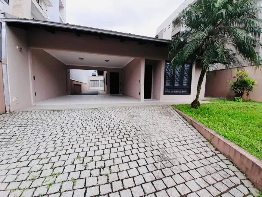 Foto 1 de Casa com 3 Quartos à venda, 146m² em Santo Antônio, Joinville