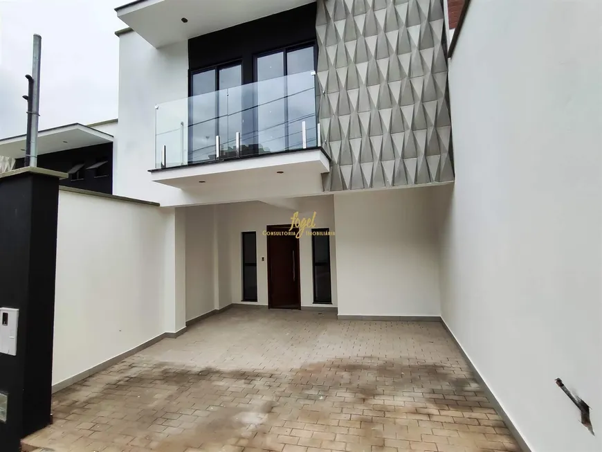 Foto 1 de Casa com 3 Quartos à venda, 157m² em Jóquei Clube, Juiz de Fora