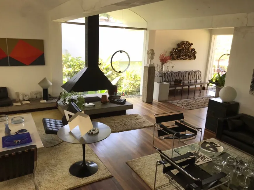Foto 1 de Casa com 3 Quartos à venda, 500m² em Morumbi, São Paulo