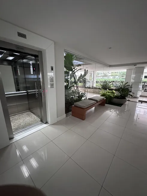 Foto 1 de Apartamento com 3 Quartos para alugar, 106m² em Barra da Tijuca, Rio de Janeiro