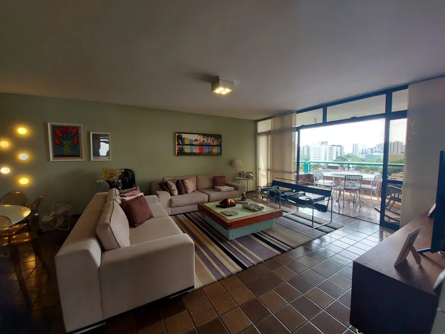 Foto 1 de Apartamento com 4 Quartos à venda, 268m² em Santana, Recife
