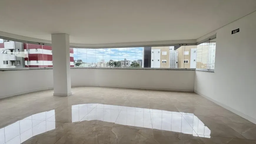 Foto 1 de Apartamento com 3 Quartos à venda, 195m² em América, Joinville