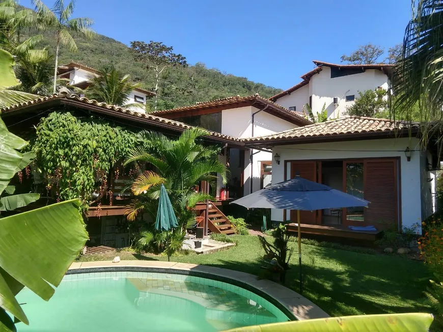 Foto 1 de Casa de Condomínio com 4 Quartos à venda, 250m² em Itacoatiara, Niterói