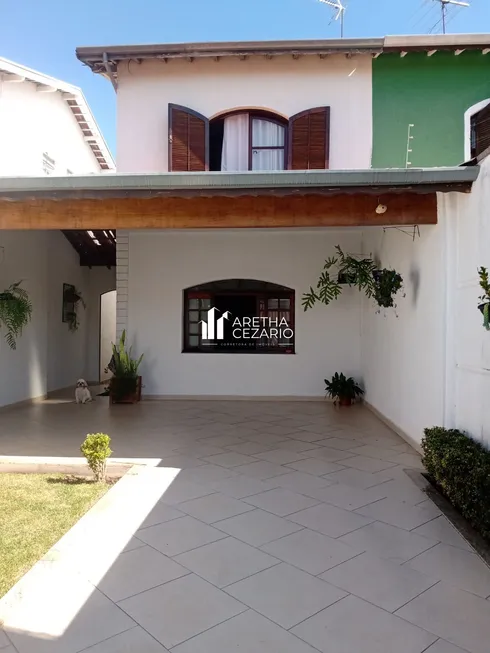 Foto 1 de Sobrado com 3 Quartos à venda, 90m² em Vila Santa Isabel, Taubaté