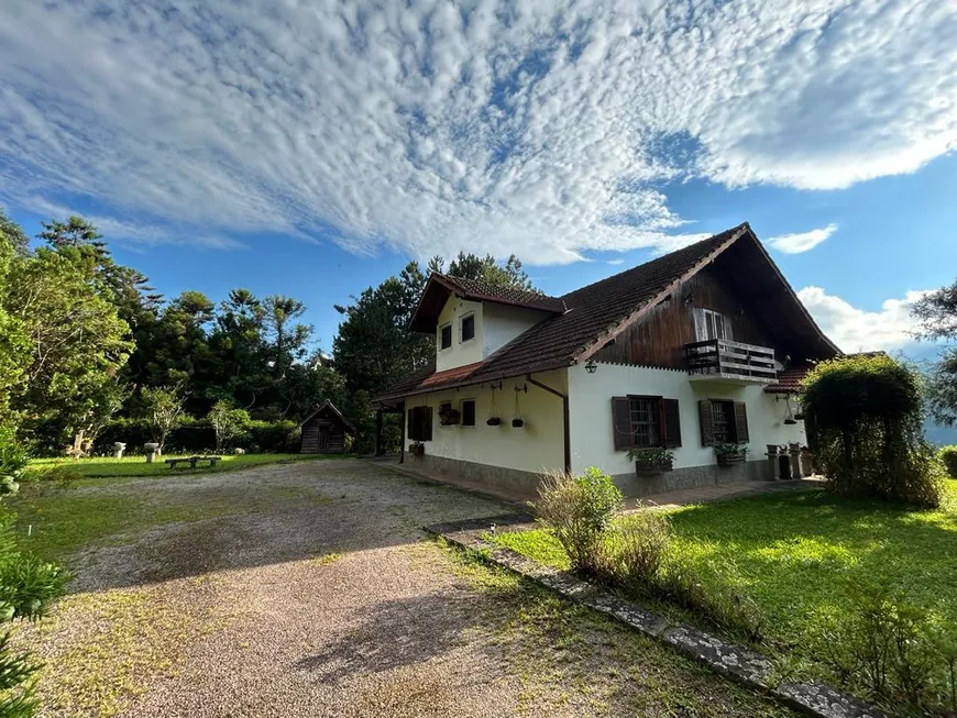 Foto 1 de Casa com 4 Quartos à venda, 335m² em Mury, Nova Friburgo