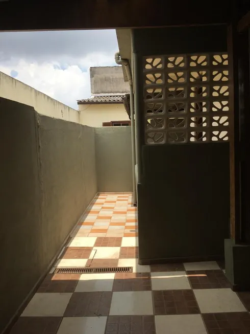 Foto 1 de Casa com 2 Quartos à venda, 250m² em Vila Nair, São Paulo