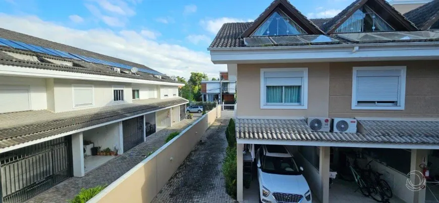 Foto 1 de Casa com 2 Quartos à venda, 124m² em Lagoa da Conceição, Florianópolis