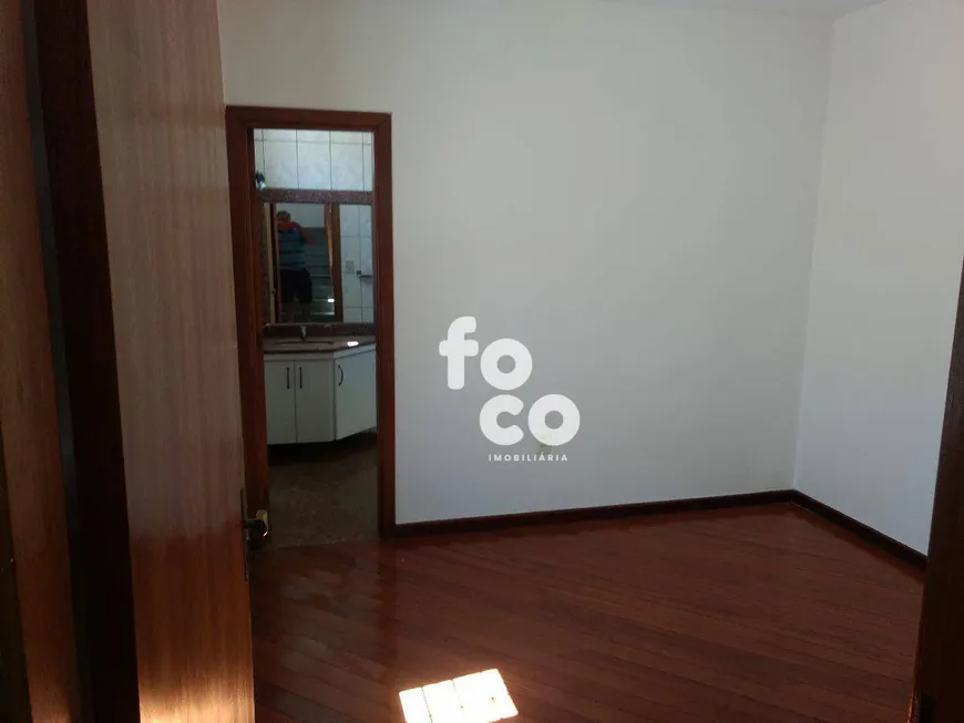 Foto 1 de Sobrado com 4 Quartos à venda, 350m² em Vigilato Pereira, Uberlândia