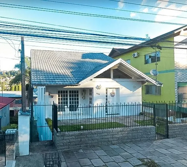 Foto 1 de Casa com 3 Quartos à venda, 220m² em Piratini, Gramado