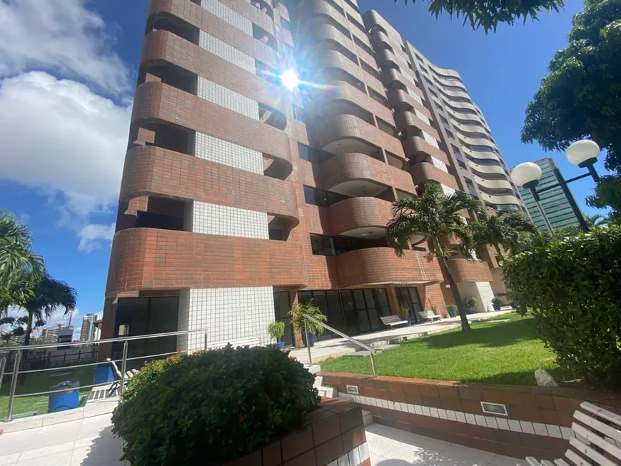 Foto 1 de Apartamento com 3 Quartos à venda, 151m² em Guararapes, Fortaleza