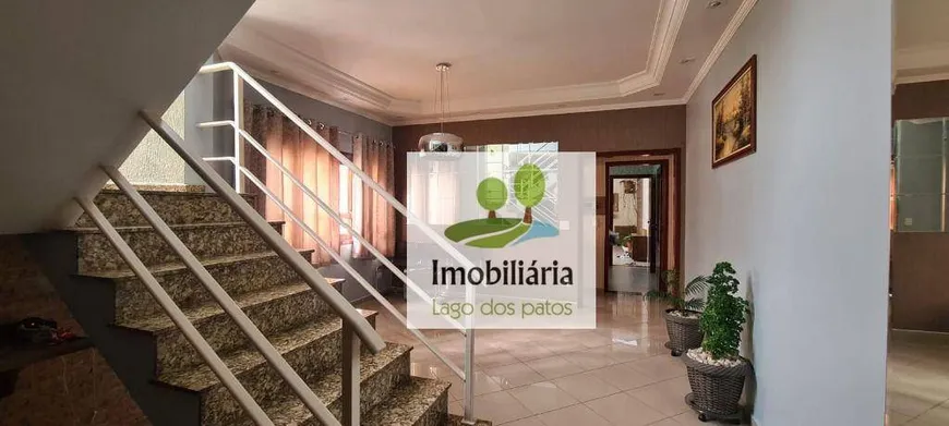 Foto 1 de Sobrado com 3 Quartos à venda, 192m² em Vila Galvão, Guarulhos
