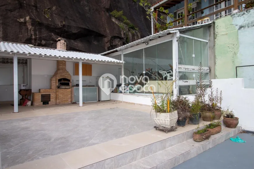 Foto 1 de Apartamento com 3 Quartos à venda, 213m² em Urca, Rio de Janeiro