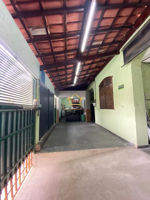 Foto 1 de Casa com 3 Quartos à venda, 360m² em Alípio de Melo, Belo Horizonte