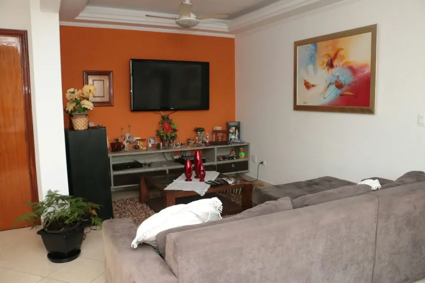 Foto 1 de Apartamento com 3 Quartos à venda, 132m² em Vila Guilhermina, Praia Grande
