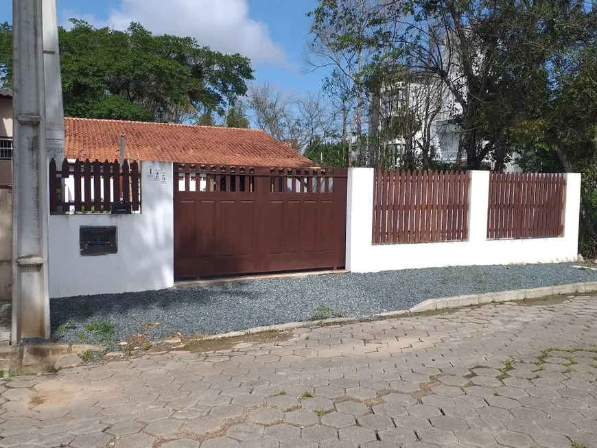 Foto 1 de Casa com 2 Quartos para alugar, 60m² em Itacolomi, Balneário Piçarras