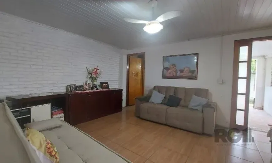 Foto 1 de Casa com 2 Quartos à venda, 99m² em Camaquã, Porto Alegre