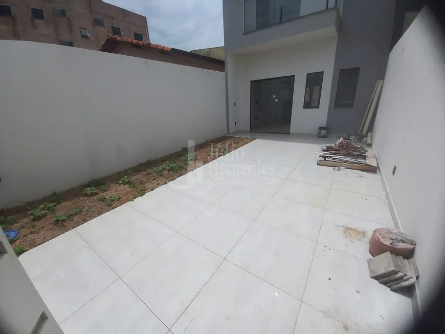 Foto 1 de Casa com 4 Quartos à venda, 140m² em Planalto, Montes Claros