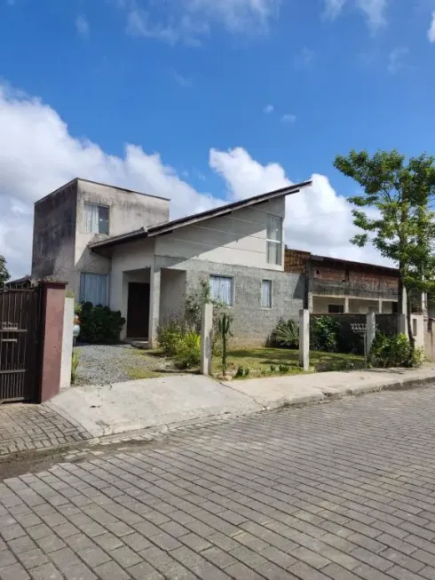 Foto 1 de Casa com 4 Quartos à venda, 180m² em Vila Nova, Joinville