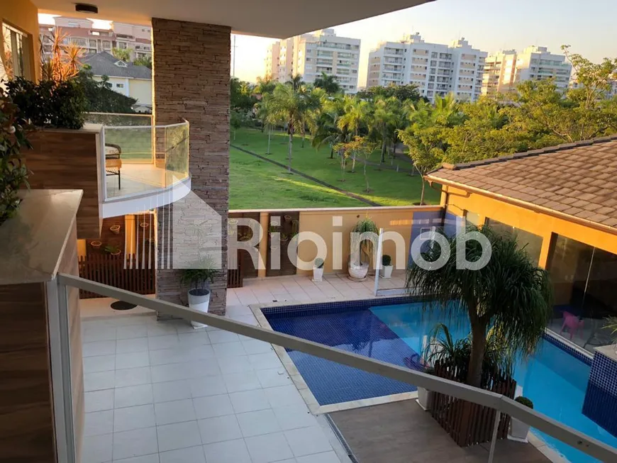 Foto 1 de Casa de Condomínio com 4 Quartos à venda, 640m² em Barra da Tijuca, Rio de Janeiro