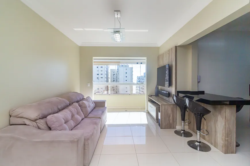 Foto 1 de Apartamento com 2 Quartos para alugar, 80m² em Centro, Balneário Camboriú