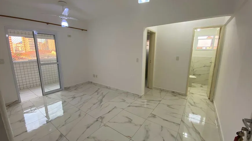 Foto 1 de Apartamento com 1 Quarto à venda, 48m² em Vila Guilhermina, Praia Grande