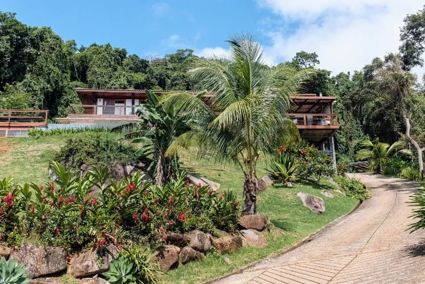 Foto 1 de Casa com 4 Quartos à venda, 650m² em Pacuiba, Ilhabela