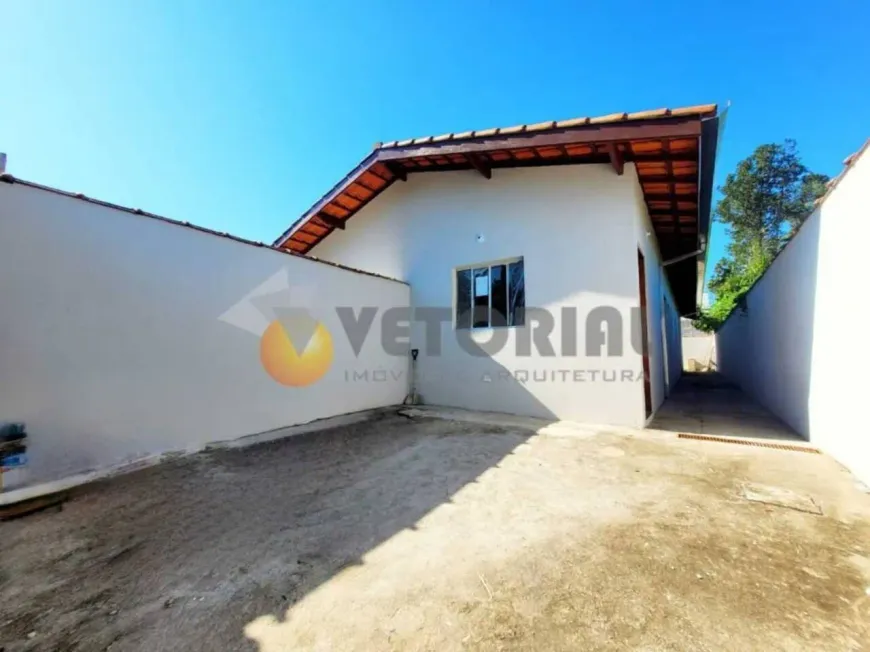 Foto 1 de Casa com 2 Quartos à venda, 61m² em GOLFINHO, Caraguatatuba