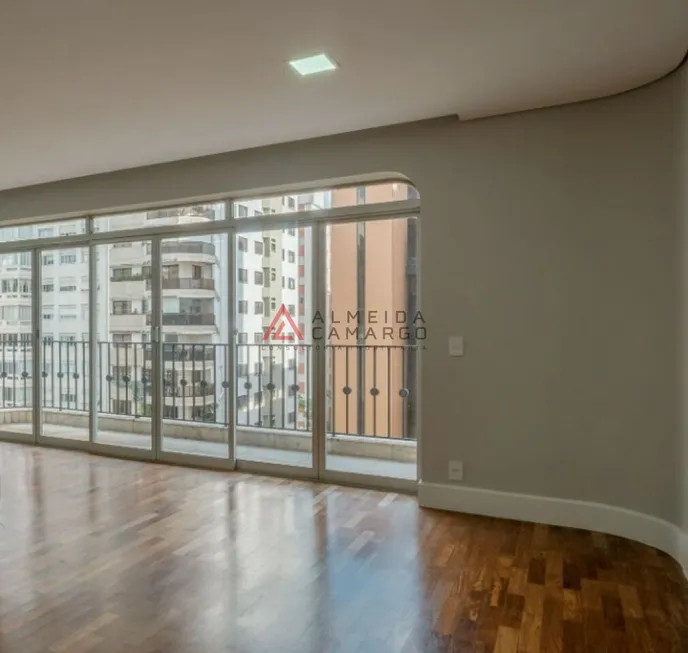 Foto 1 de Apartamento com 3 Quartos à venda, 200m² em Jardim Paulista, São Paulo