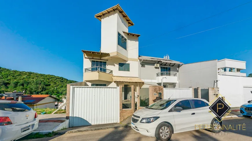 Foto 1 de Casa com 5 Quartos à venda, 126m² em Ariribá, Balneário Camboriú