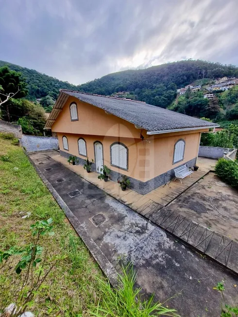 Foto 1 de Casa com 3 Quartos à venda, 75m² em Correas, Petrópolis