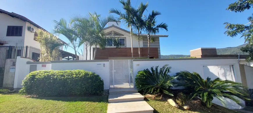 Foto 1 de Casa com 4 Quartos à venda, 350m² em Joao Paulo, Florianópolis