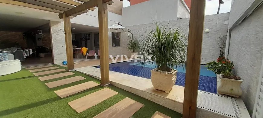 Foto 1 de Casa com 3 Quartos à venda, 353m² em Madureira, Rio de Janeiro