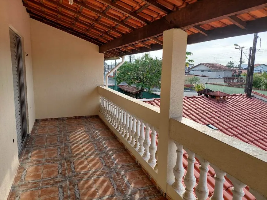 Foto 1 de Sobrado com 4 Quartos à venda, 244m² em Jardim Guacyra, Itanhaém