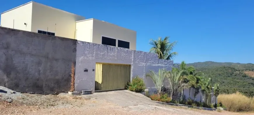 Foto 1 de Casa com 4 Quartos à venda, 377m² em , Goiás