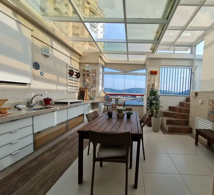 Foto 1 de Apartamento com 3 Quartos à venda, 220m² em Ponta da Praia, Santos