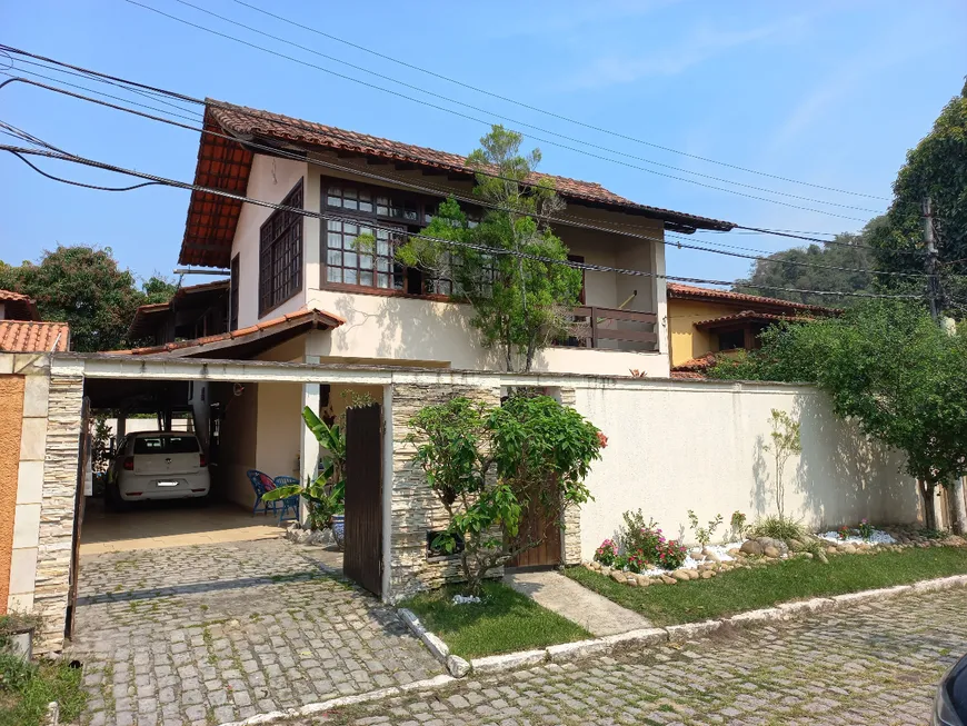 Foto 1 de Casa de Condomínio com 4 Quartos à venda, 150m² em Maria Paula, São Gonçalo