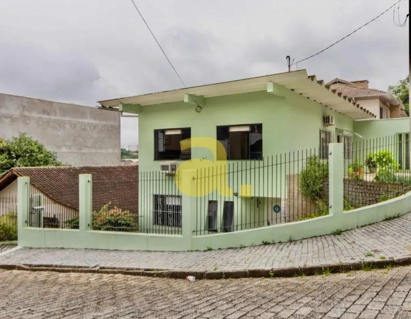 Foto 1 de Casa com 4 Quartos à venda, 185m² em Escola Agrícola, Blumenau